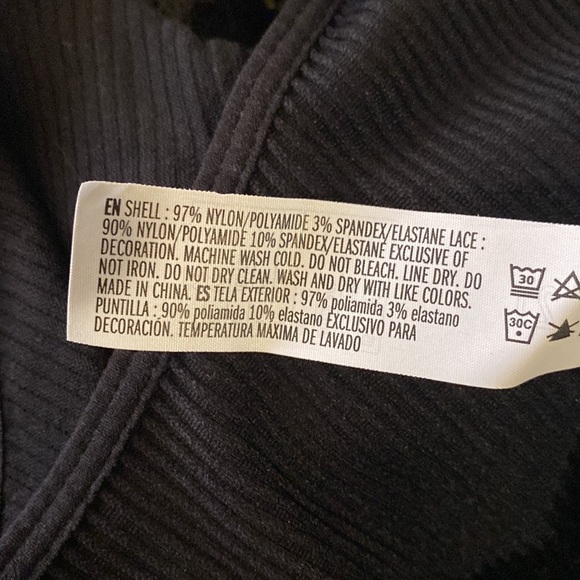 Forever 21 Scalloped Floral Lace-Trim Ribbed Bodysuit - Picture 6 of 6